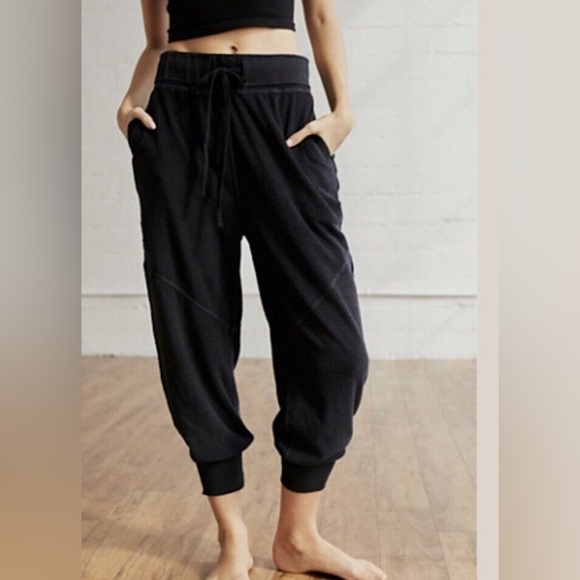 NWT FREE PEOPLE FP Movement Radiant Jogger Drawstring Pockets Cuffed Black S, M - Picture 2 of 10